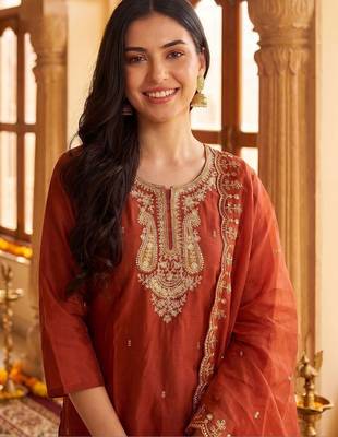 Women Ethnic Motifs Embroidered Regular Thread Work Kurta with Trousers & With Dupatta 4