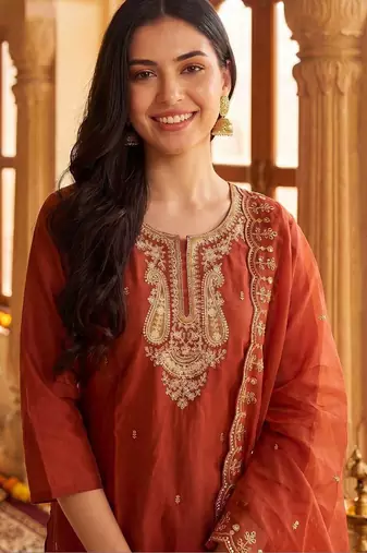 Women Ethnic Motifs Embroidered Regular Thread Work Kurta with Trousers & With Dupatta