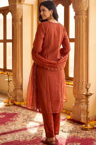 Women Ethnic Motifs Embroidered Regular Thread Work Kurta with Trousers & With Dupatta