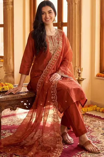Women Ethnic Motifs Embroidered Regular Thread Work Kurta with Trousers & With Dupatta