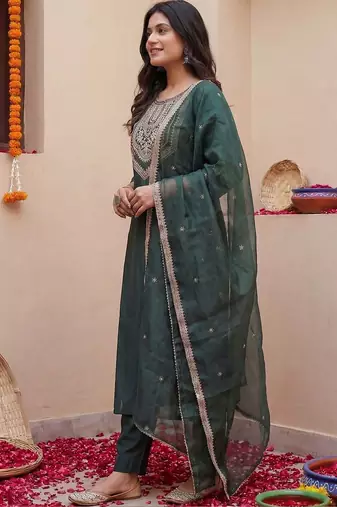 Women Ethnic Motifs Embroidered Regular Thread Work Liva Kurta with Trousers & With Dupatta