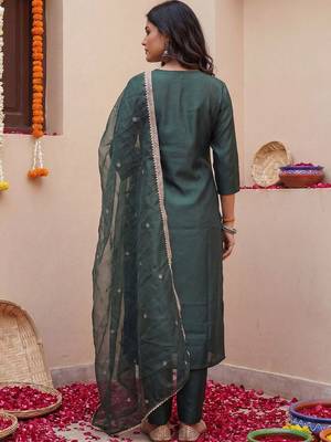 Women Ethnic Motifs Embroidered Regular Thread Work Liva Kurta with Trousers & With Dupatta 4