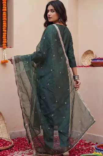 Women Ethnic Motifs Embroidered Regular Thread Work Liva Kurta with Trousers & With Dupatta