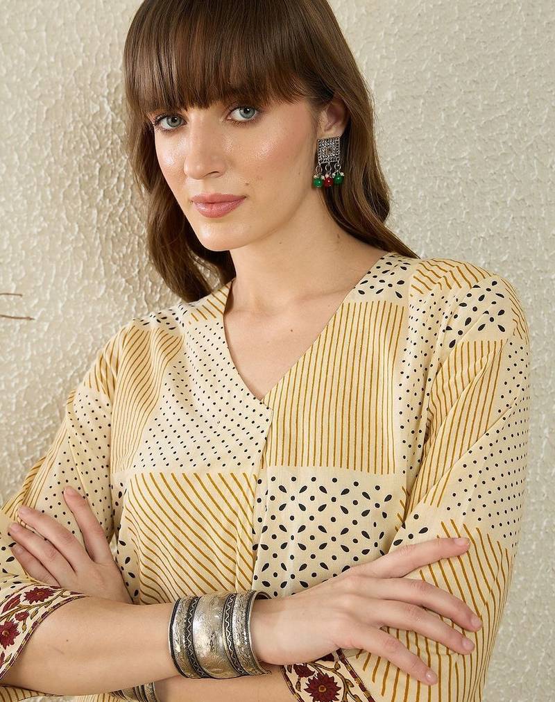 Women Printed Regular Pure Cotton Kurta with Trousers