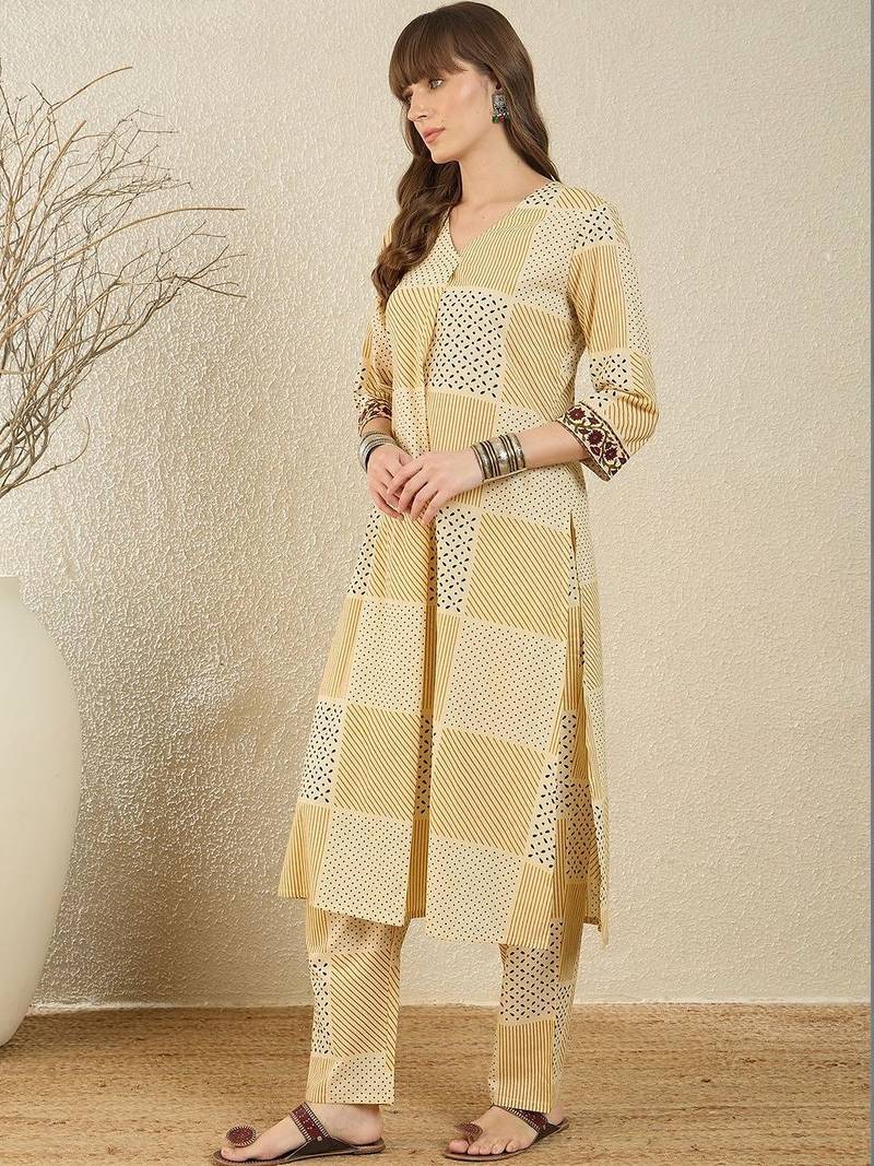 Women Printed Regular Pure Cotton Kurta with Trousers