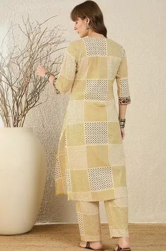 Women Printed Regular Pure Cotton Kurta with Trousers