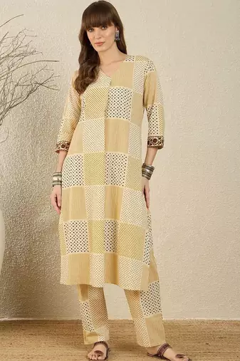 Women Printed Regular Pure Cotton Kurta with Trousers