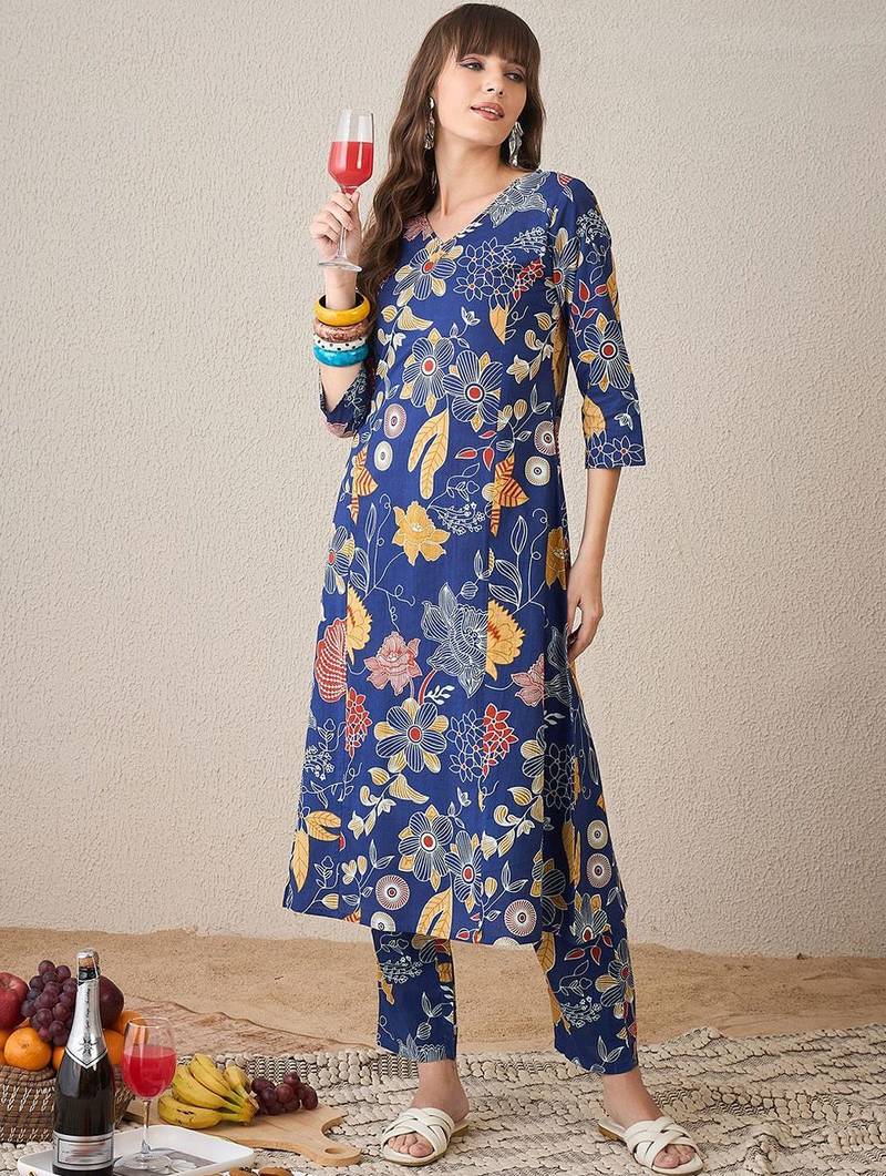 Women Floral Printed Regular Pure Cotton Kurta with Trousers