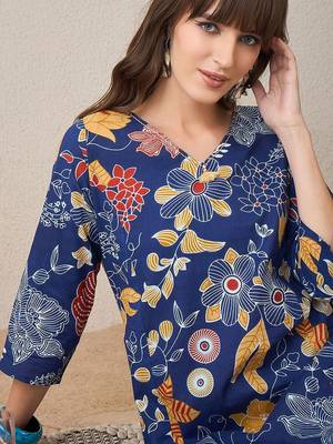 Women Floral Printed Regular Pure Cotton Kurta with Trousers 2