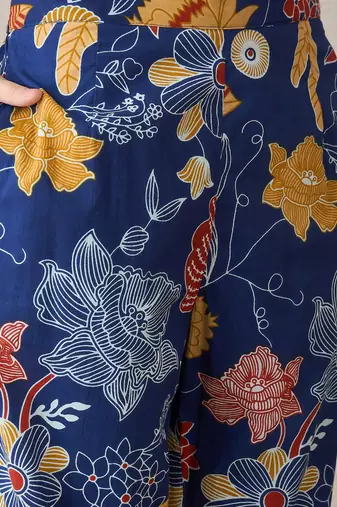 Women Floral Printed Regular Pure Cotton Kurta with Trousers