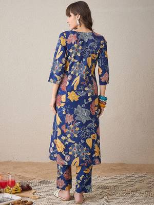 Women Floral Printed Regular Pure Cotton Kurta with Trousers 5