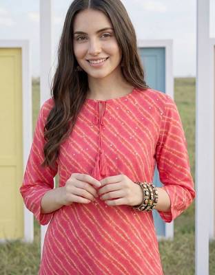 Women Leheriya Printed Regular Sequinned Kurta with Trousers 2