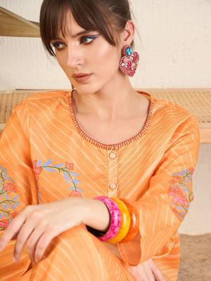 Floral Printed A-Line Kurti with Trousers 2