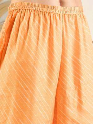 Floral Printed A-Line Kurti with Trousers 3