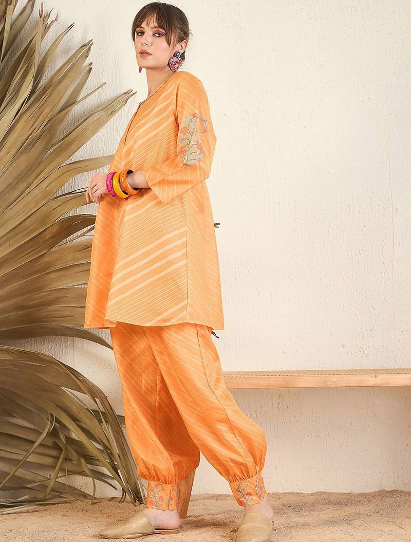 Floral Printed A-Line Kurti with Trousers
