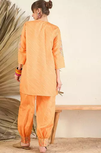Floral Printed A-Line Kurti with Trousers