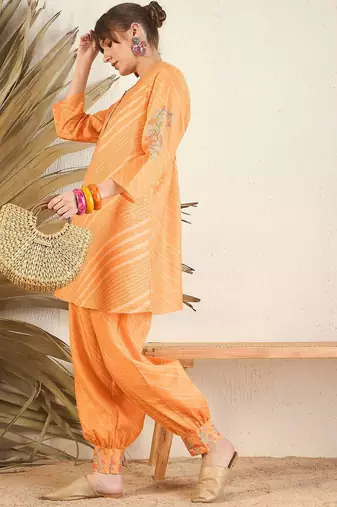 Floral Printed A-Line Kurti with Trousers