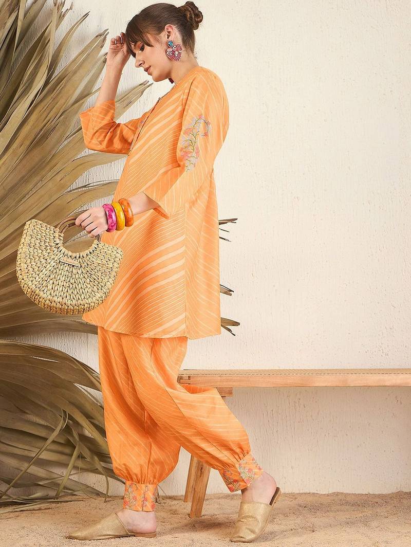 Floral Printed A-Line Kurti with Trousers