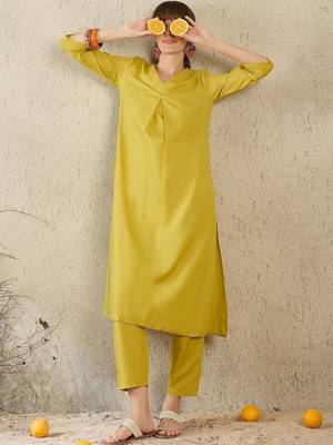 Women Pleated Kurta with Trousers 1