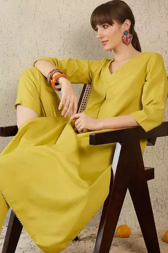 Women Pleated Kurta with Trousers