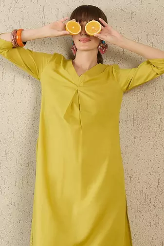 Women Pleated Kurta with Trousers