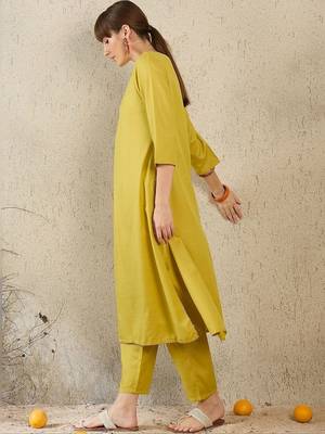 Women Pleated Kurta with Trousers 6