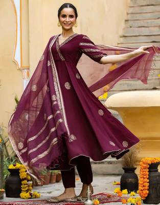 Women Ethnic Motifs Printed Empire Kurta with Trouser & With Dupatta 1