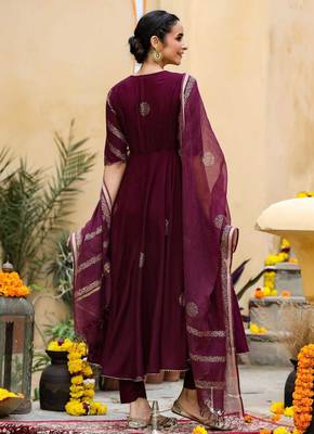 Women Ethnic Motifs Printed Empire Kurta with Trouser & With Dupatta 3
