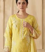 Women Floral Embroidered Regular Thread Work Kurta with Trousers & With Dupatta