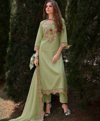 Women Floral Embroidered Regular Thread Work Pure Cotton Kurta with Trousers & With Dupatta 3