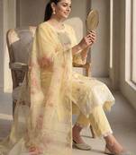 Women Floral Embroidered Regular Thread Work Kurta with Trousers & With Dupatta