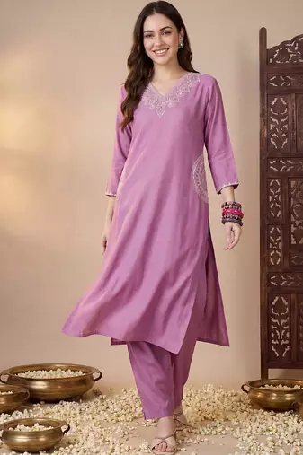 Women Ethnic Motifs Embroidered Regular Thread Work Kurta with Trousers