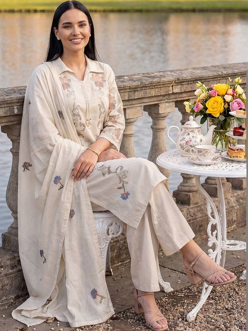 Women Floral Embroidered Regular Thread Work Cotton Kurta With Palazzos & Dupatta