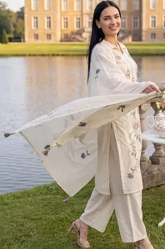 Women Floral Embroidered Regular Thread Work Cotton Kurta With Palazzos & Dupatta