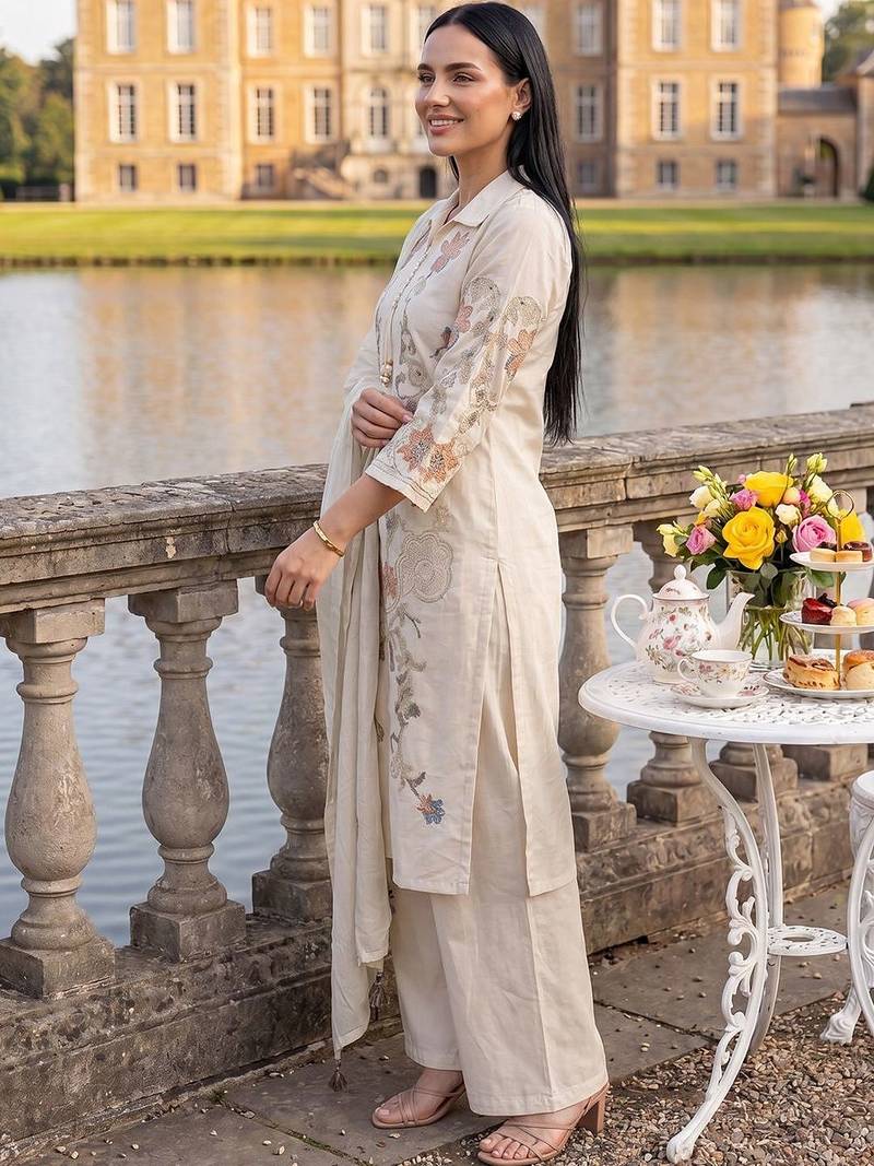 Women Floral Embroidered Regular Thread Work Cotton Kurta With Palazzos & Dupatta