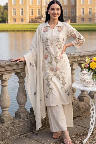 Women Floral Embroidered Regular Thread Work Cotton Kurta With Palazzos & Dupatta