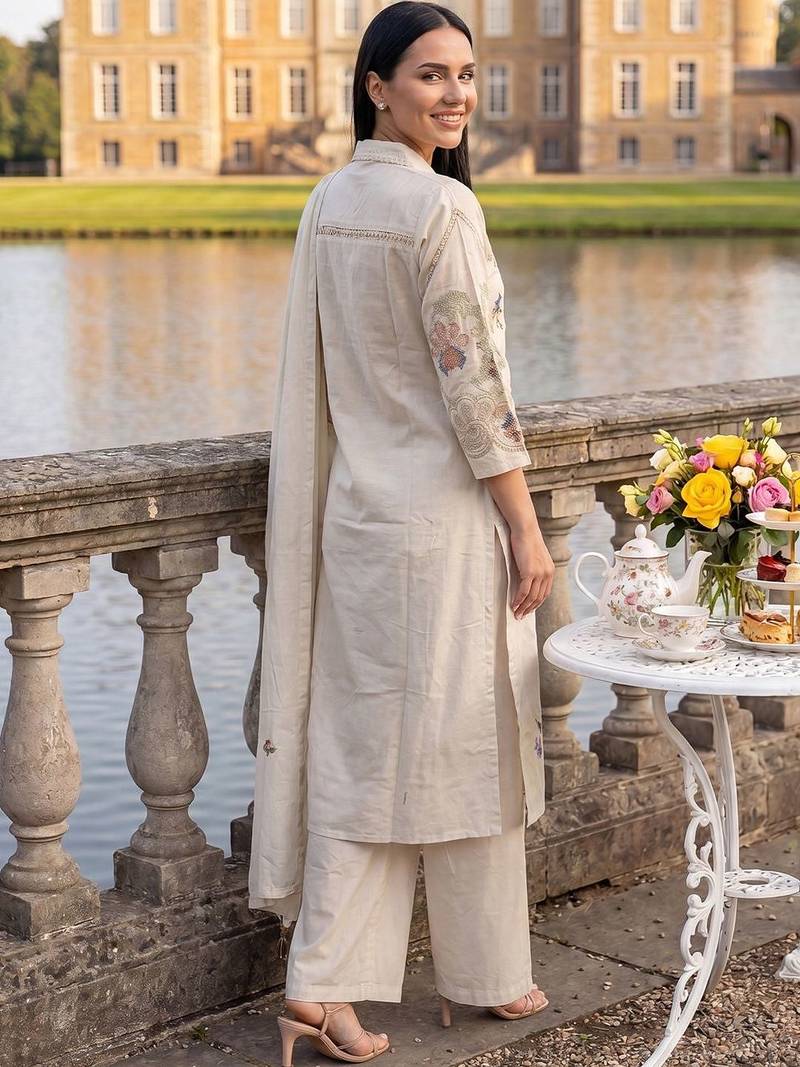 Women Floral Embroidered Regular Thread Work Cotton Kurta With Palazzos & Dupatta