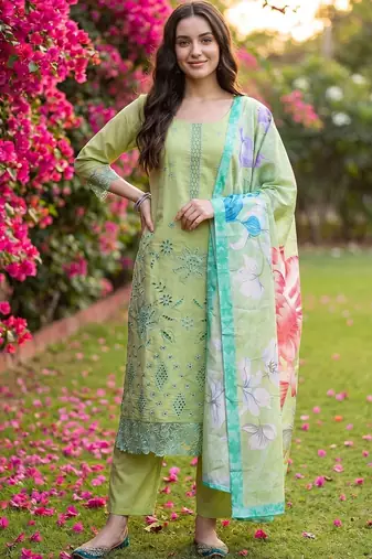 Women Floral Embroidered Regular Thread Work Kurta with Trousers & With Dupatta