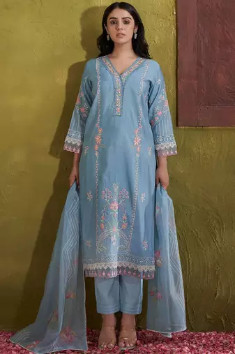 Women Floral Embroidered Regular Thread Work Kurta with Trousers & With Dupatta
