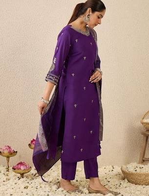 Women Ethnic Motifs Printed Kurta with Trousers & Dupatta 3