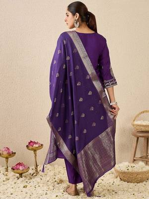 Women Ethnic Motifs Printed Kurta with Trousers & Dupatta 4