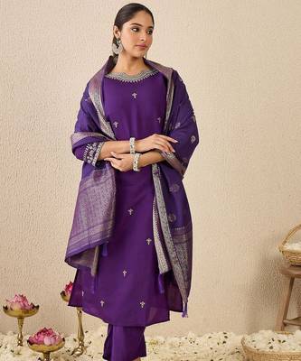 Women Ethnic Motifs Printed Kurta with Trousers & Dupatta 5