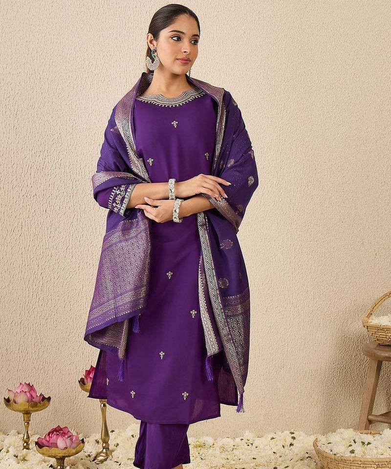 Women Ethnic Motifs Printed Kurta with Trousers & Dupatta