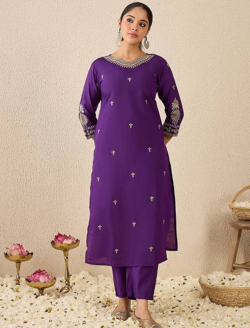 Women Ethnic Motifs Printed Kurta with Trousers & Dupatta