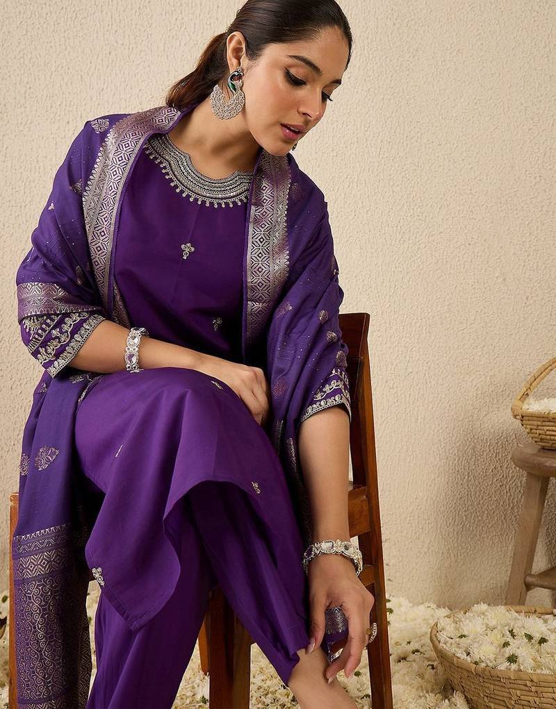 Women Ethnic Motifs Printed Kurta with Trousers & Dupatta