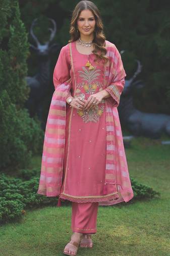 Women Animal Embroidered Regular Sequinned Kurta with Trousers & With Dupatta