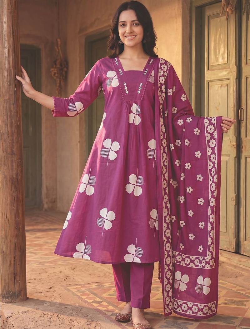 Women Floral Printed Regular Mirror Work Pure Cotton Kurta with Trousers & With Dupatta