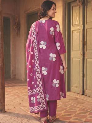Women Floral Printed Regular Mirror Work Pure Cotton Kurta with Trousers & With Dupatta 4