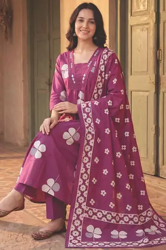 Women Floral Printed Regular Mirror Work Pure Cotton Kurta with Trousers & With Dupatta