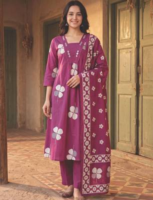 Women Floral Printed Regular Mirror Work Pure Cotton Kurta with Trousers & With Dupatta 6